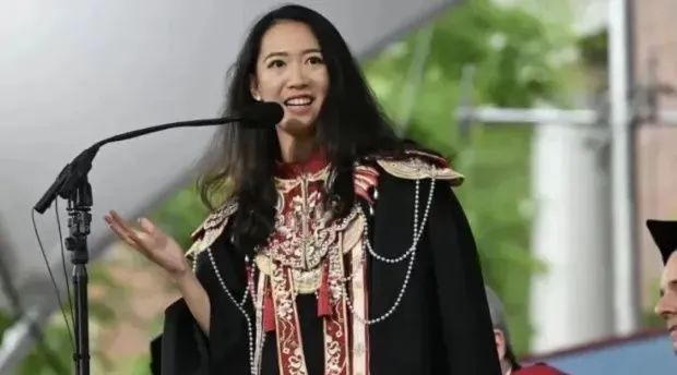 姐、蒋你们背叛了工人阶级麻将胡了试玩董小姐、黄小(图2)