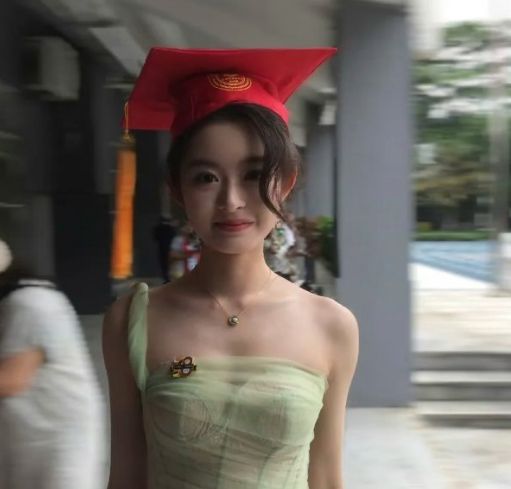 姐、蒋你们背叛了工人阶级麻将胡了试玩董小姐、黄小(图6)